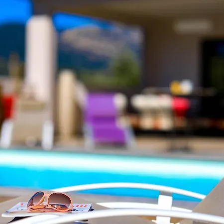 Amacali Vue Piscine Chauffee Climatisee Вилла