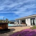 Amacali Vue Piscine Chauffee Climatisee 圣塔露西港口