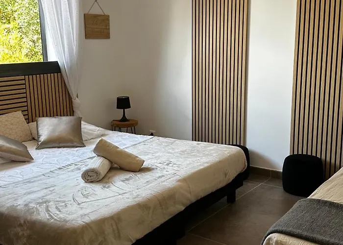 Amacali Vue Piscine Chauffee Climatisee