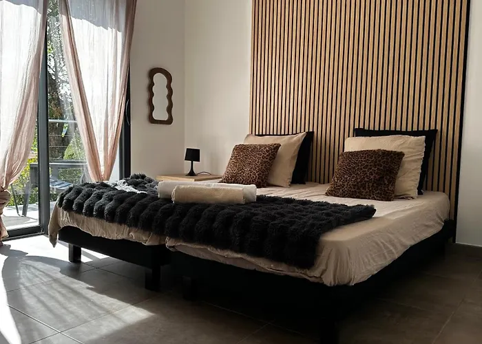 Amacali Vue Piscine Chauffee Climatisee